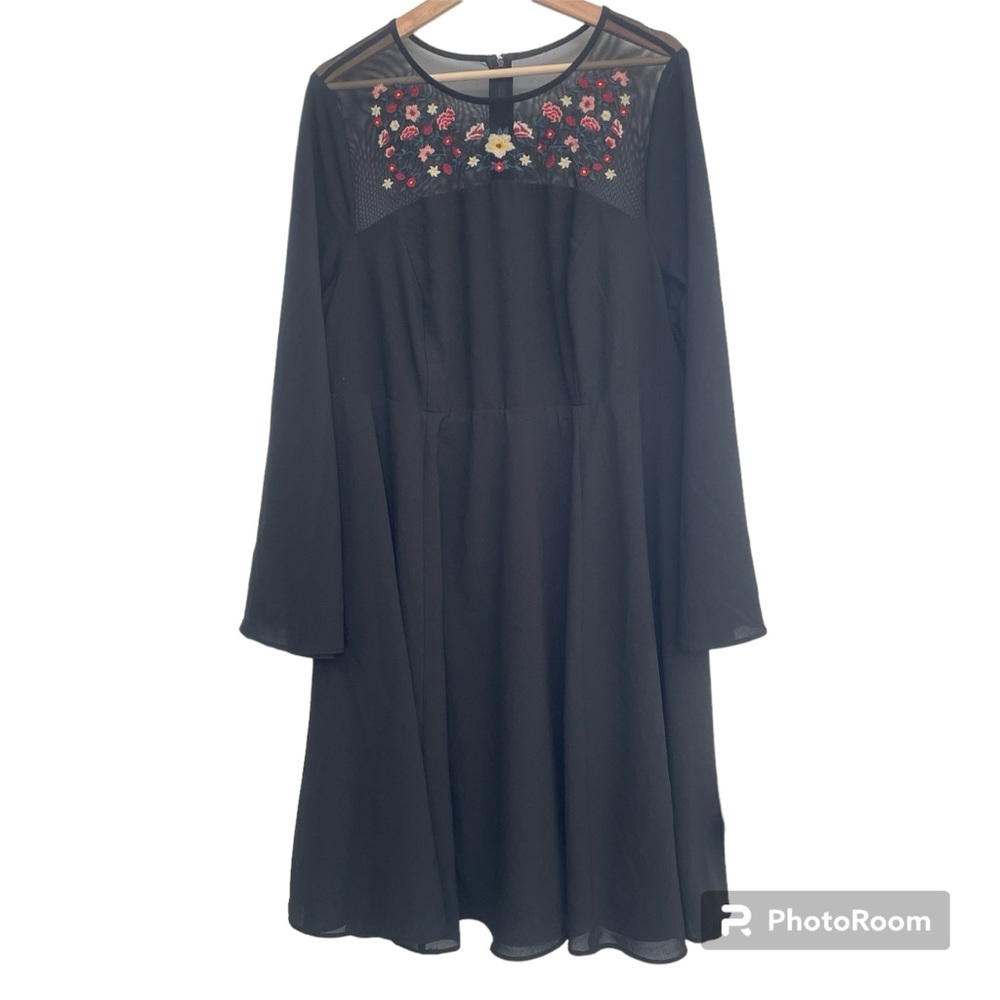 Torrid Womens Wide Sleeve Embroidered Dress Size 16 Black Knee Length